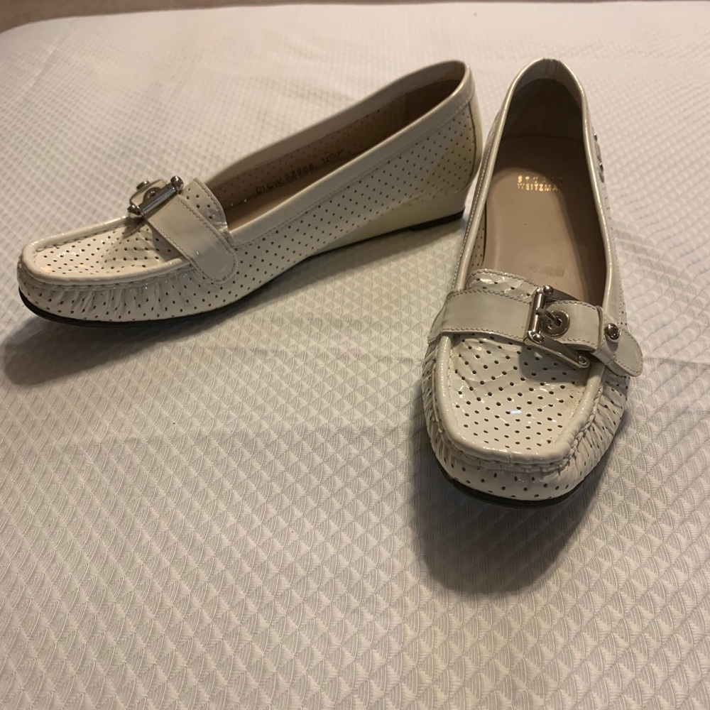 Stuart Weitzman Cream Color Patent Wedges - image 8